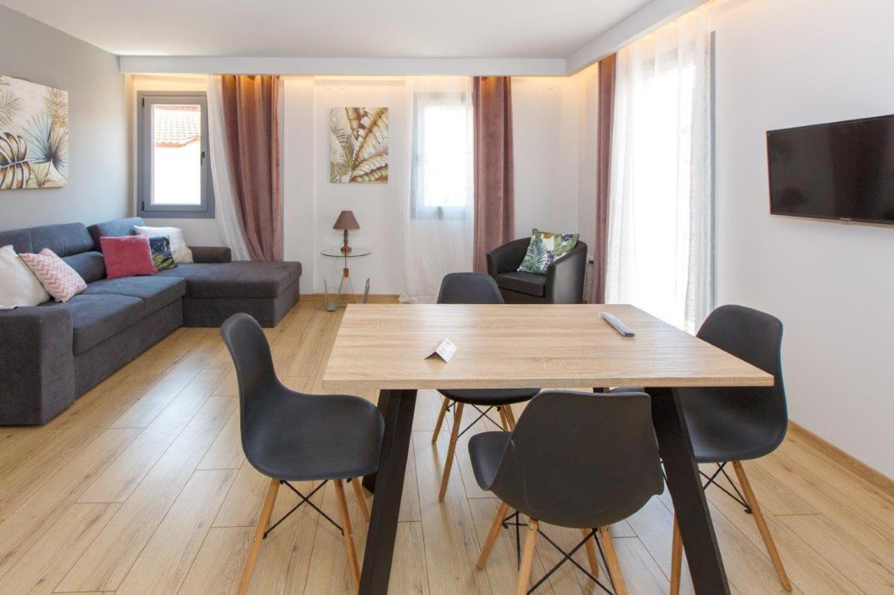 יואנינה Οniro Comfort Living מראה חיצוני תמונה